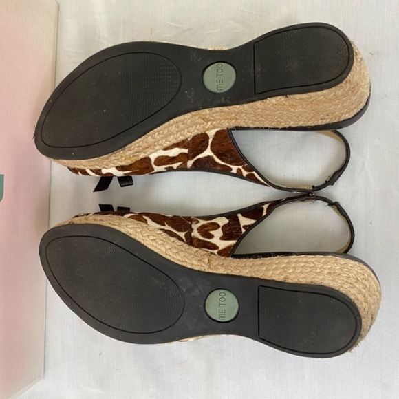 Giraffe "fur" Print Wedge "Janice" by Me Too. Size 5.5 with a 2.5" wedge heel. - Picture 6 of 9